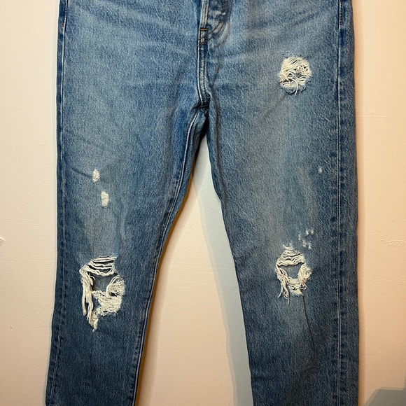 Levis Premium Wedgie Straight Jeans Womens 26 Light Blue Distressed Button Fly - Picture 9 of 14